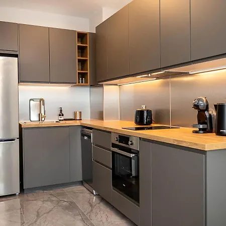 Spacious 2br In Phenix Palace With Parking Space By Flat Manаger Daire Varna
