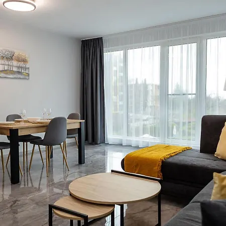 Spacious 2br In Phenix Palace With Parking Space By Flat Manаger Apartament Warna