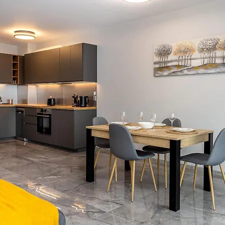 Spacious 2br In Phenix Palace With Parking Space By Flat Manаger Warna