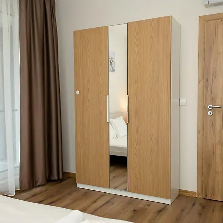 Spacious 2br In Phenix Palace With Parking Space By Flat Manаger Apartament Warna